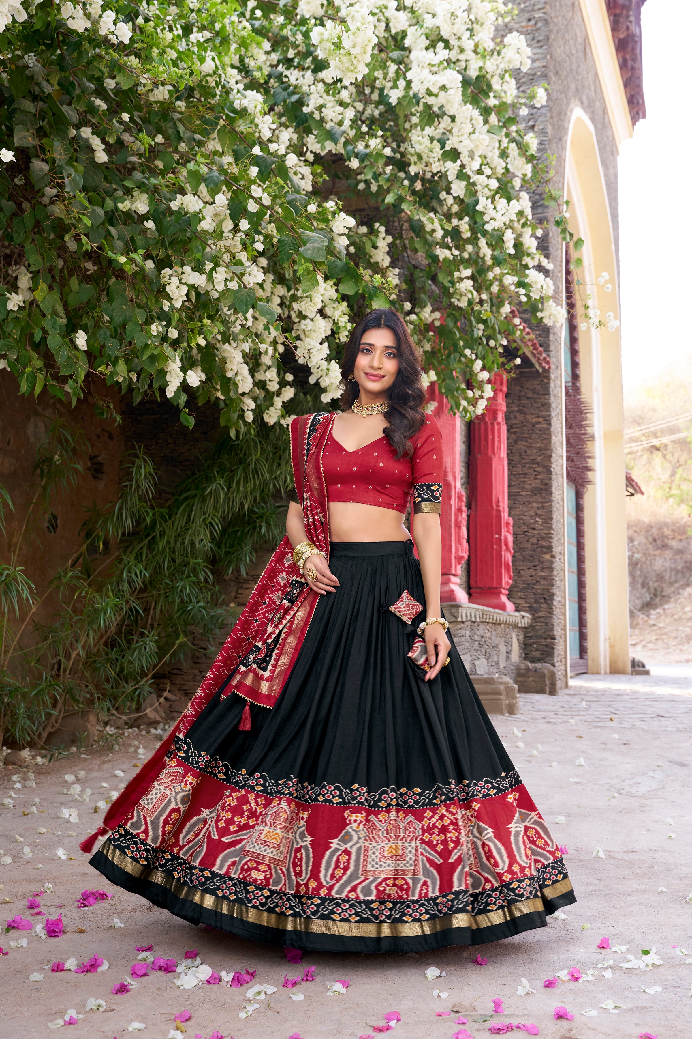 🪷 Infuse Your Wardrobe with Southern Grace 🪷 Silk Kalamkari Print Lehenga Choli with Foil Work Border - Navratri