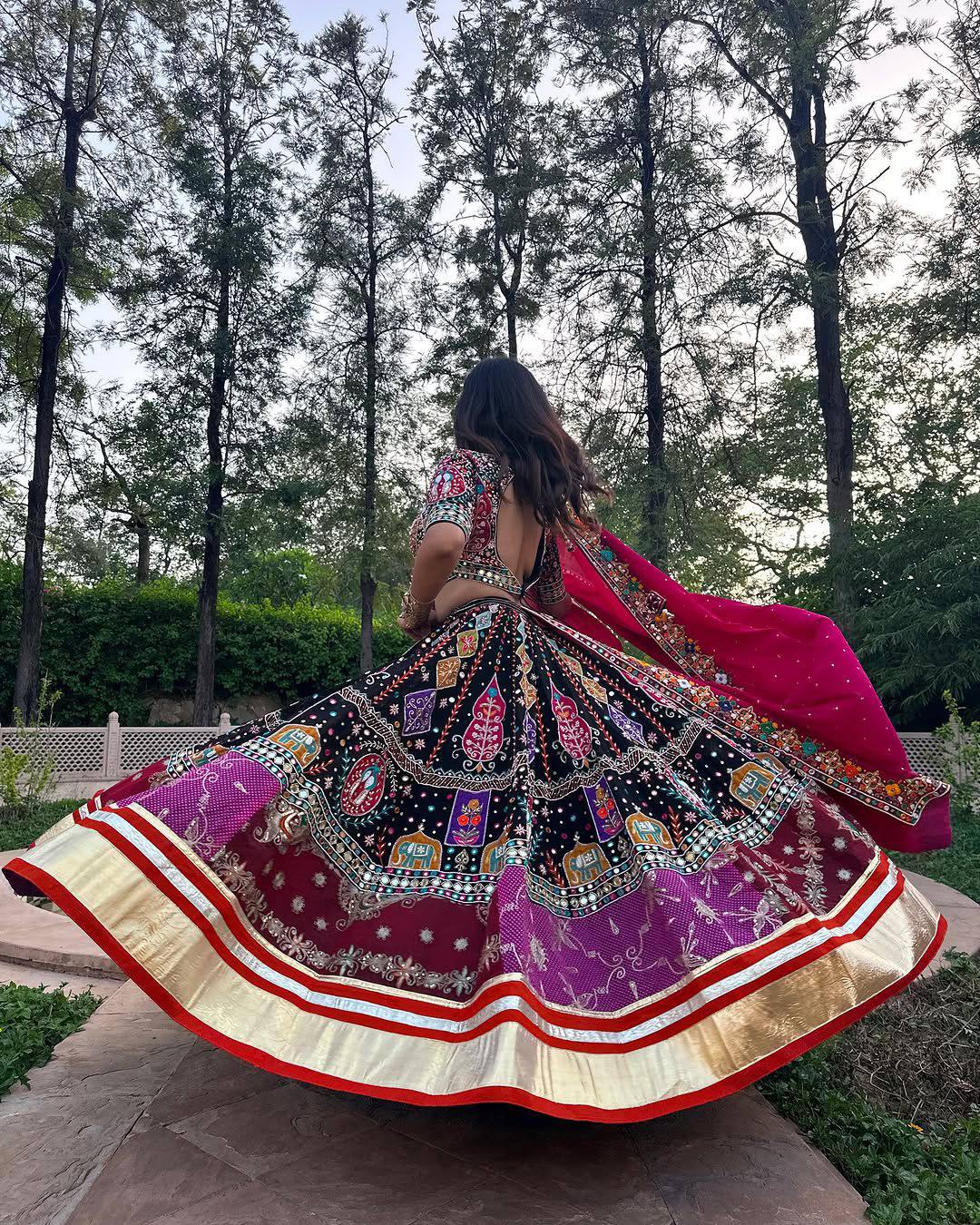 SERIES PRESENTING – NEW TRENDING NAVRATRI SPECIAL CHANIYA CHOLI 💐✨