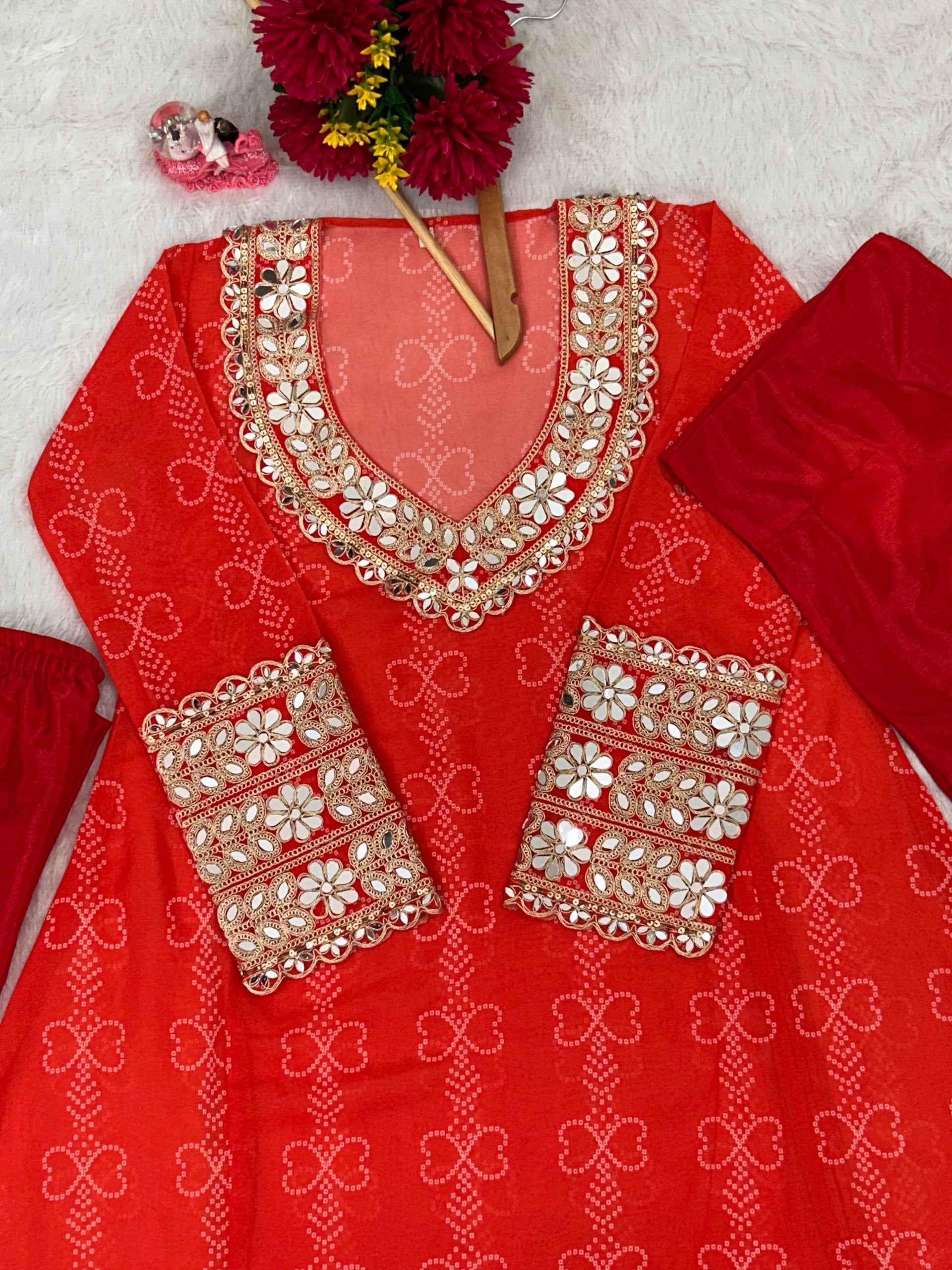 Step into comfort & class with our Baggy Style Anarkali Kurti Set 💃