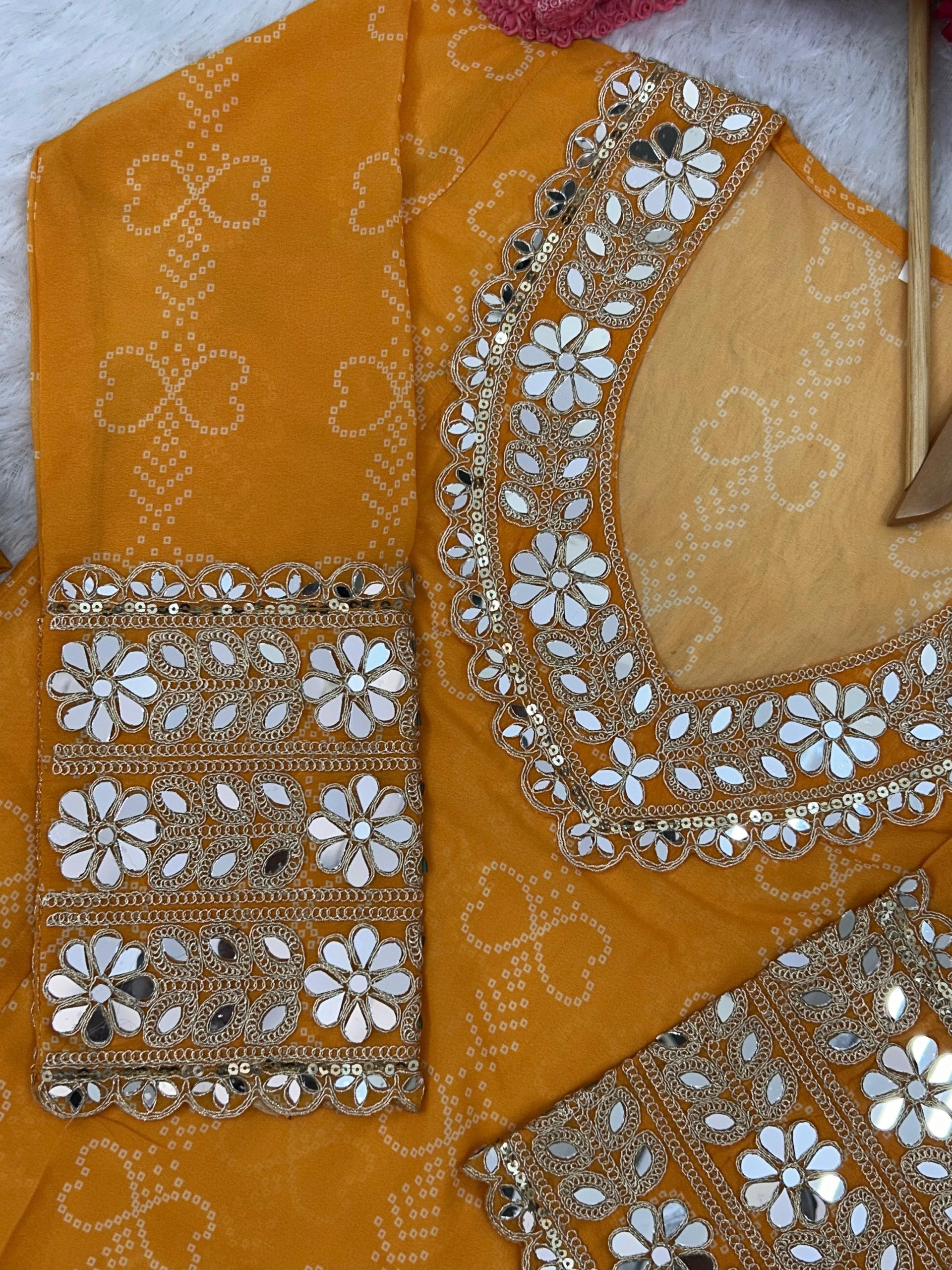 Step into comfort & class with our Baggy Style Anarkali Kurti Set 💃