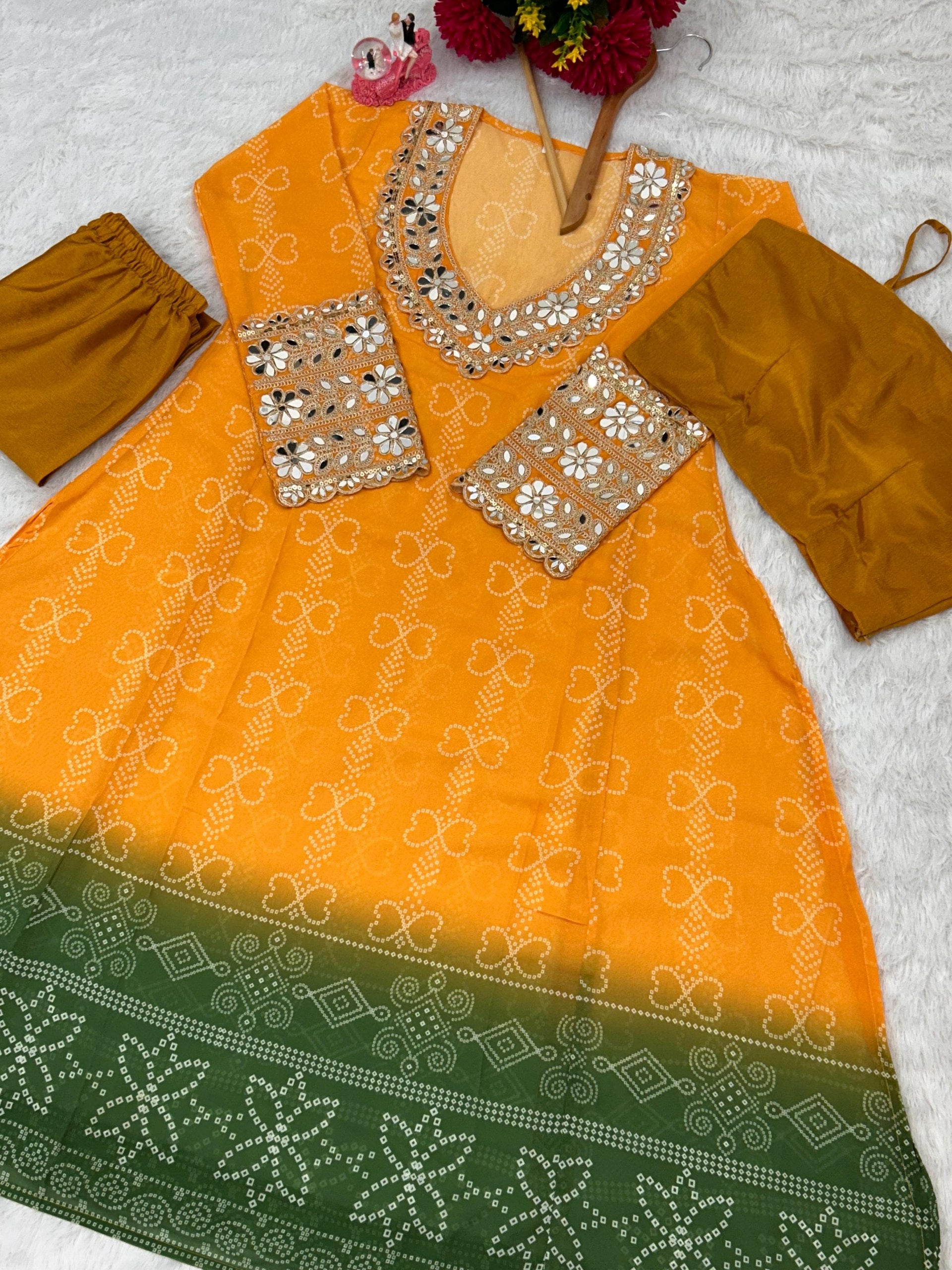 Step into comfort & class with our Baggy Style Anarkali Kurti Set 💃